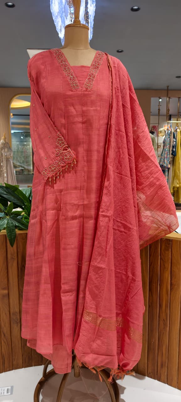 Surat Mulchanderi Peach Pink Embroidered V-Neck Chanderi Kurta Set with Dupatta-