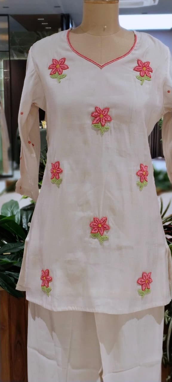 Cut-Dana Intricate Cute Floral Embroidery Mul-Chanderi Co-Ord Set- 160032