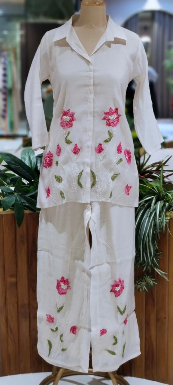Vibrant Floral Embroidery Highlights Ivory Base Surat Mul-Chanderi Co-Ord Set- 16004