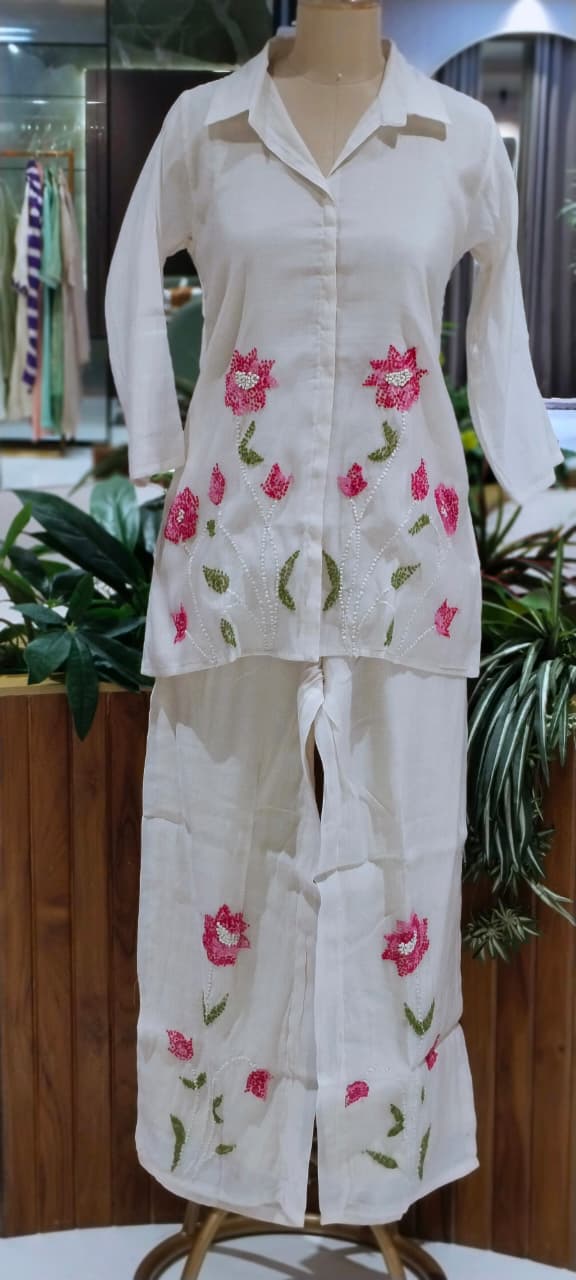Vibrant Floral Embroidery Highlights Ivory Base Surat Mul-Chanderi Co-Ord Set- 16004