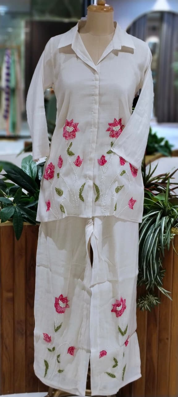 Vibrant Floral Embroidery Highlights Ivory Base Surat Mul-Chanderi Co-Ord Set- 16004